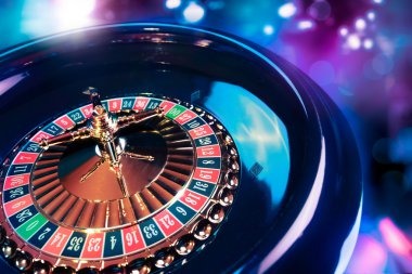 mantapslot Free Bet Blackjack studio broadcasting multiple tables with dealers in HD quality